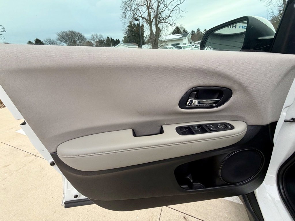 Used 2016 Honda HR-V LX image 20