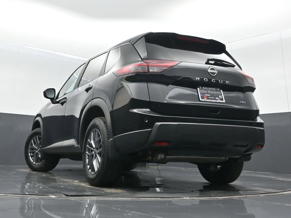 Used 2025 Nissan Rogue S image 33