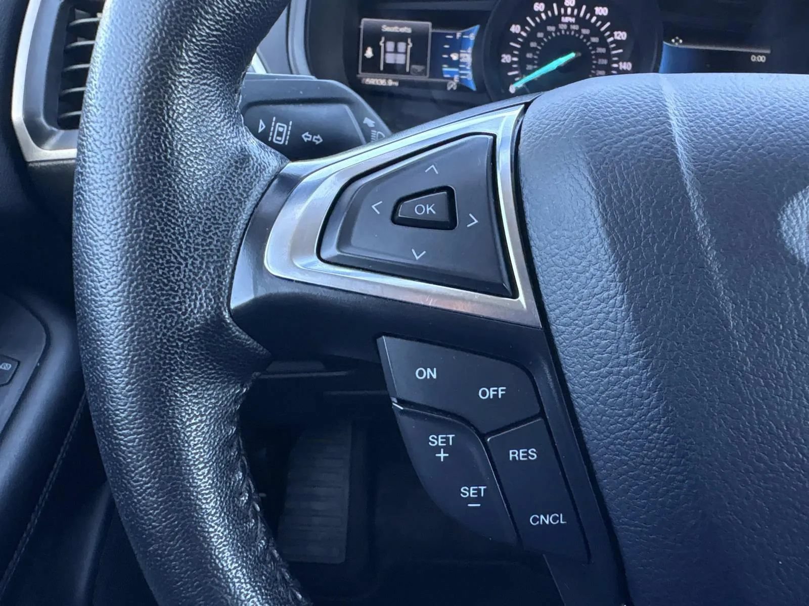 Used 2024 Ford Edge SEL AWD/4WD image 28