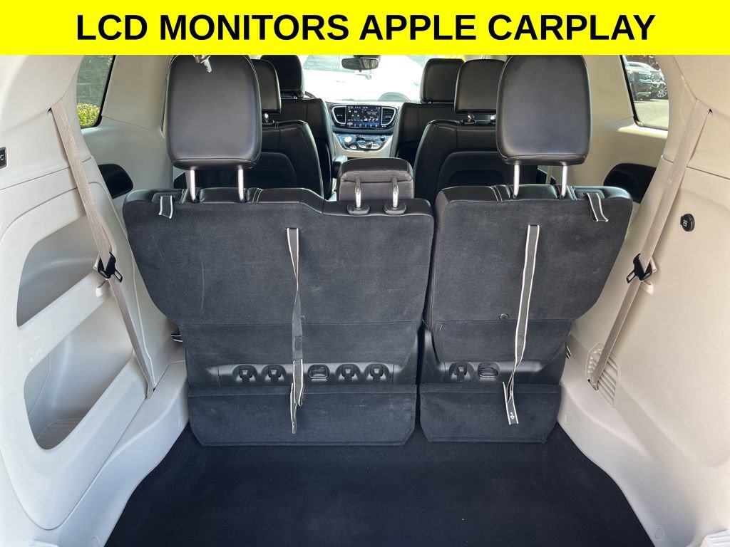 Used 2023 Chrysler Pacifica Touring-L FWD image 12