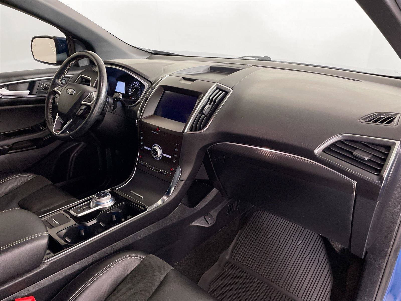 Used 2020 Ford Edge ST w/ Cold Weather Package AWD/4WD image 29