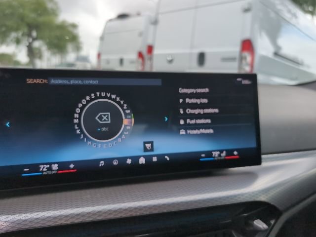 Used 2025 BMW 430i Convertible image 18