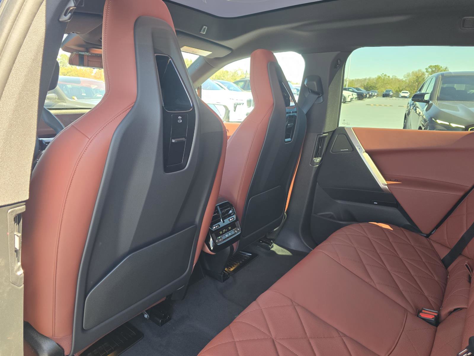 New 2026 BMW iX xDrive60 w/ Executive Package image 9
