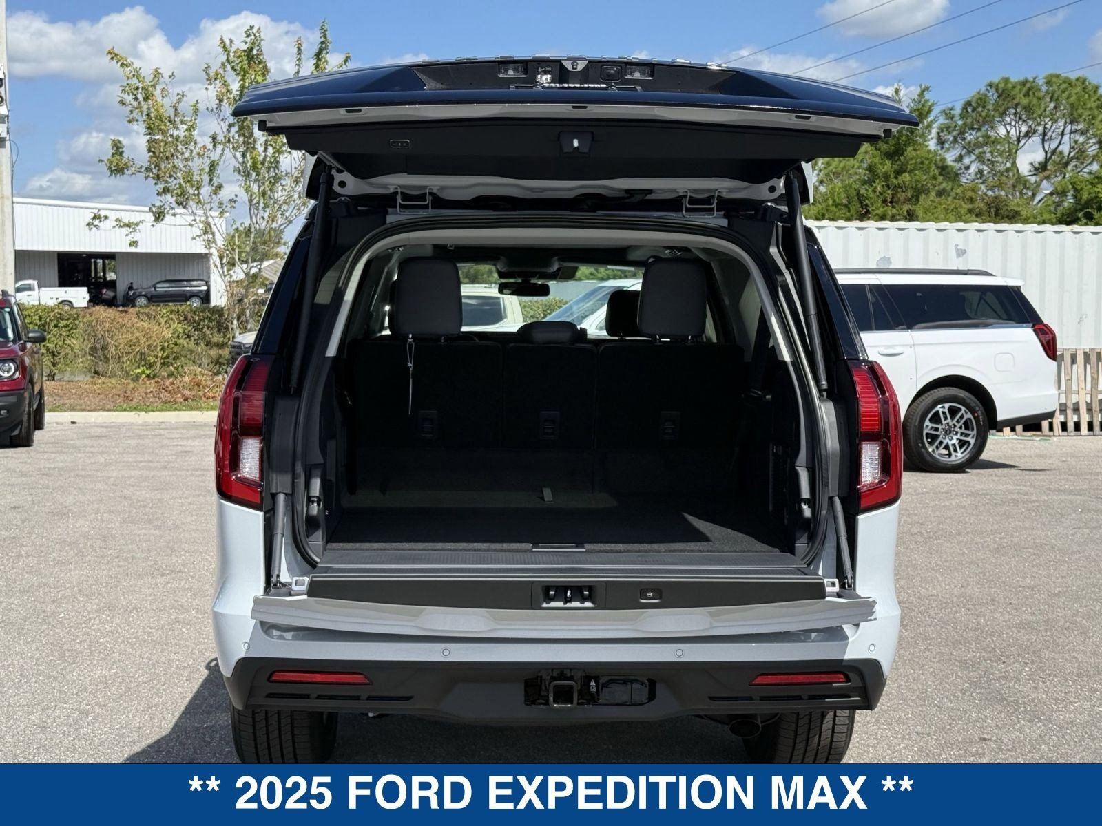 New 2025 Ford Expedition Max Active image 15