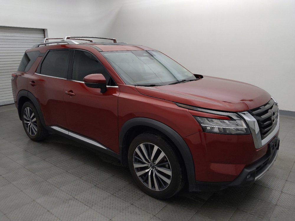 Used 2022 Nissan Pathfinder Platinum w/ Cargo Package FWD image 11