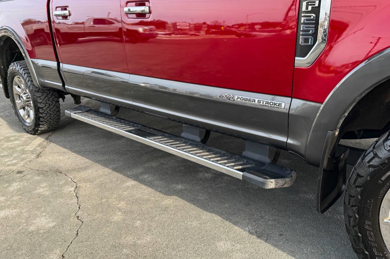 Used 2019 Ford F250 Lariat w/ Lariat Ultimate Package image 13