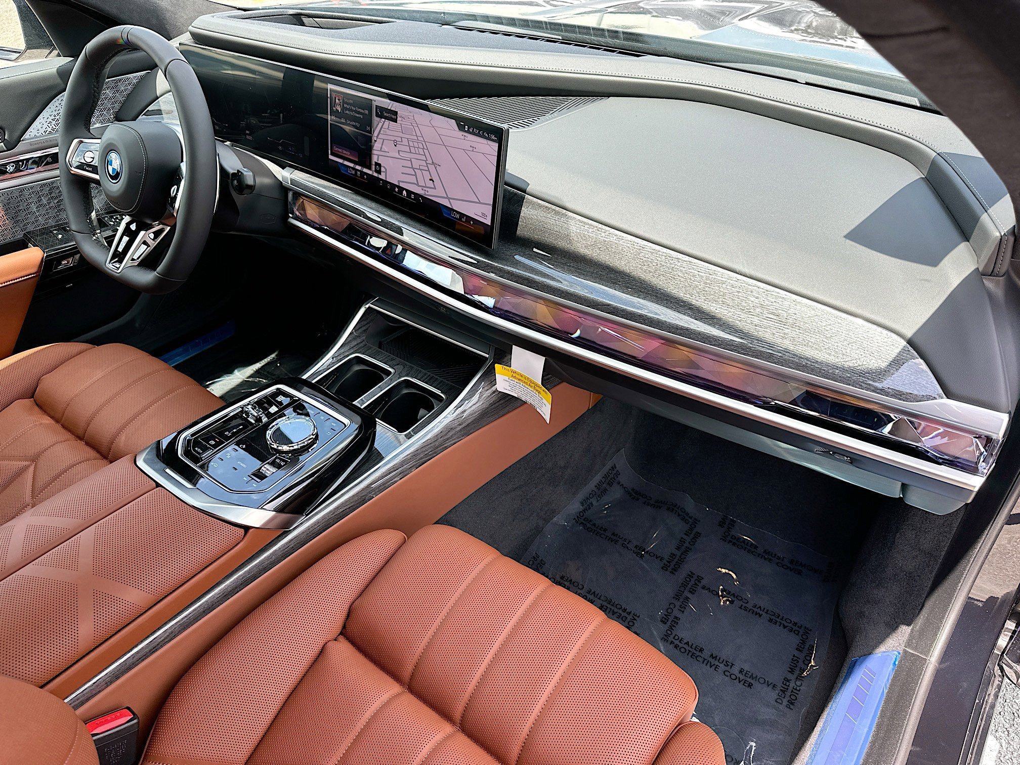 New 2025 BMW 750e xDrive w/ Luxury Rear Seating Package image 26