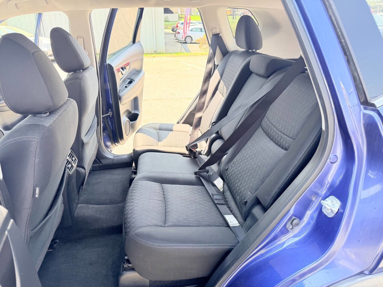 Used 2018 Nissan Rogue SV image 21