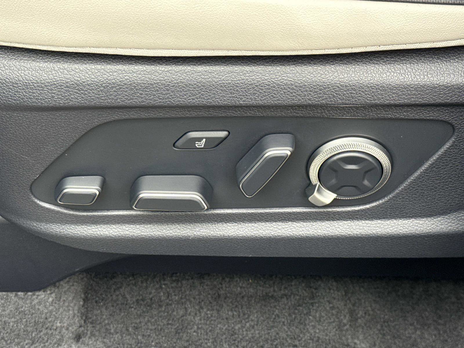 Used 2025 Hyundai Palisade Calligraphy image 17