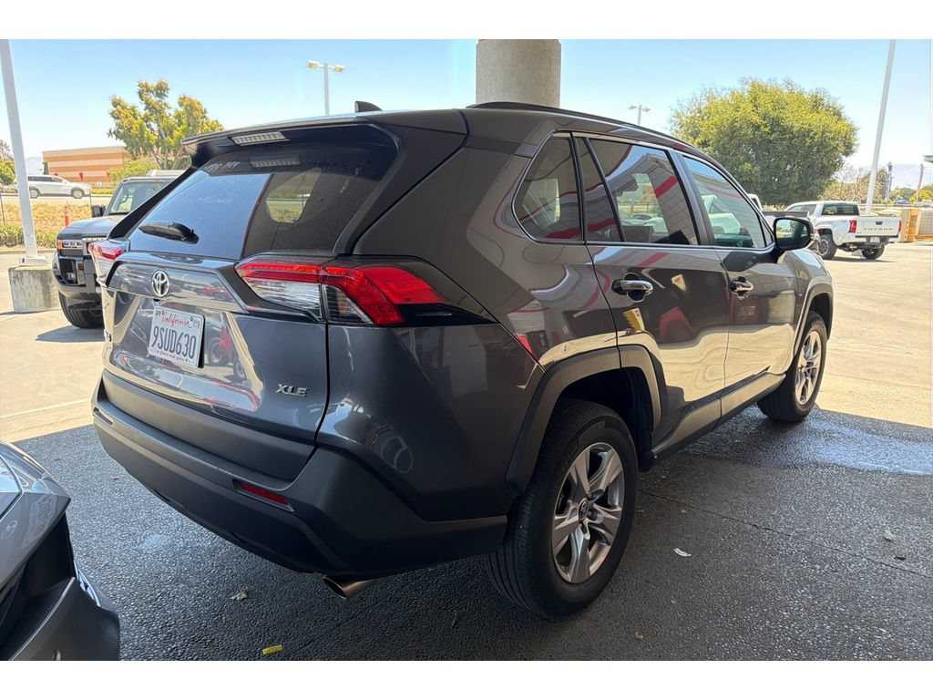 Used 2025 Toyota RAV4 XLE FWD image 5