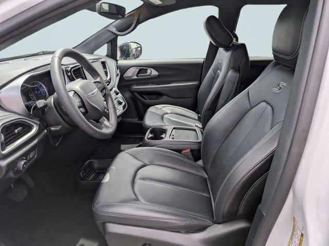 Used 2024 Chrysler Pacifica Limited FWD image 19