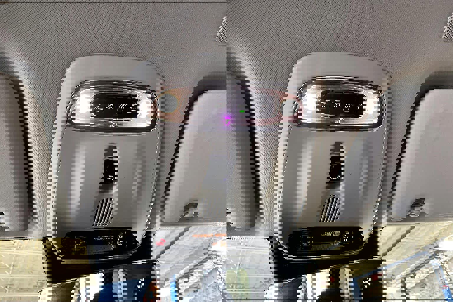 Used 2018 Volvo XC60 T5 Inscription w/ Convenience Package image 35