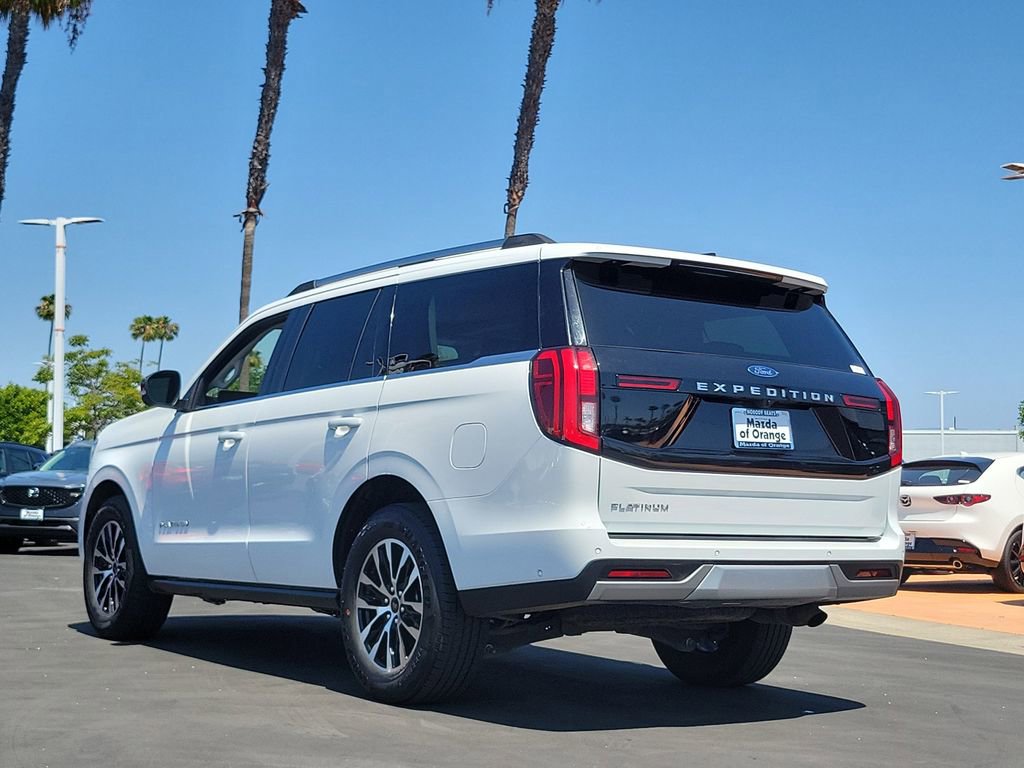 Used 2025 Ford Expedition Platinum AWD/4WD image 2