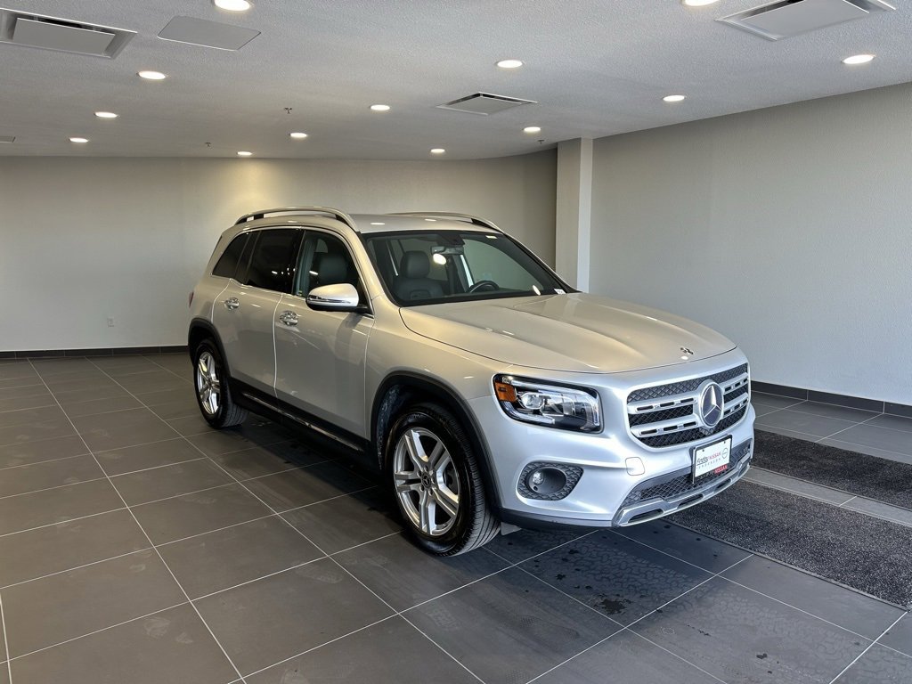 Used 2020 Mercedes-Benz GLB 250 w/ Premium Package image 3
