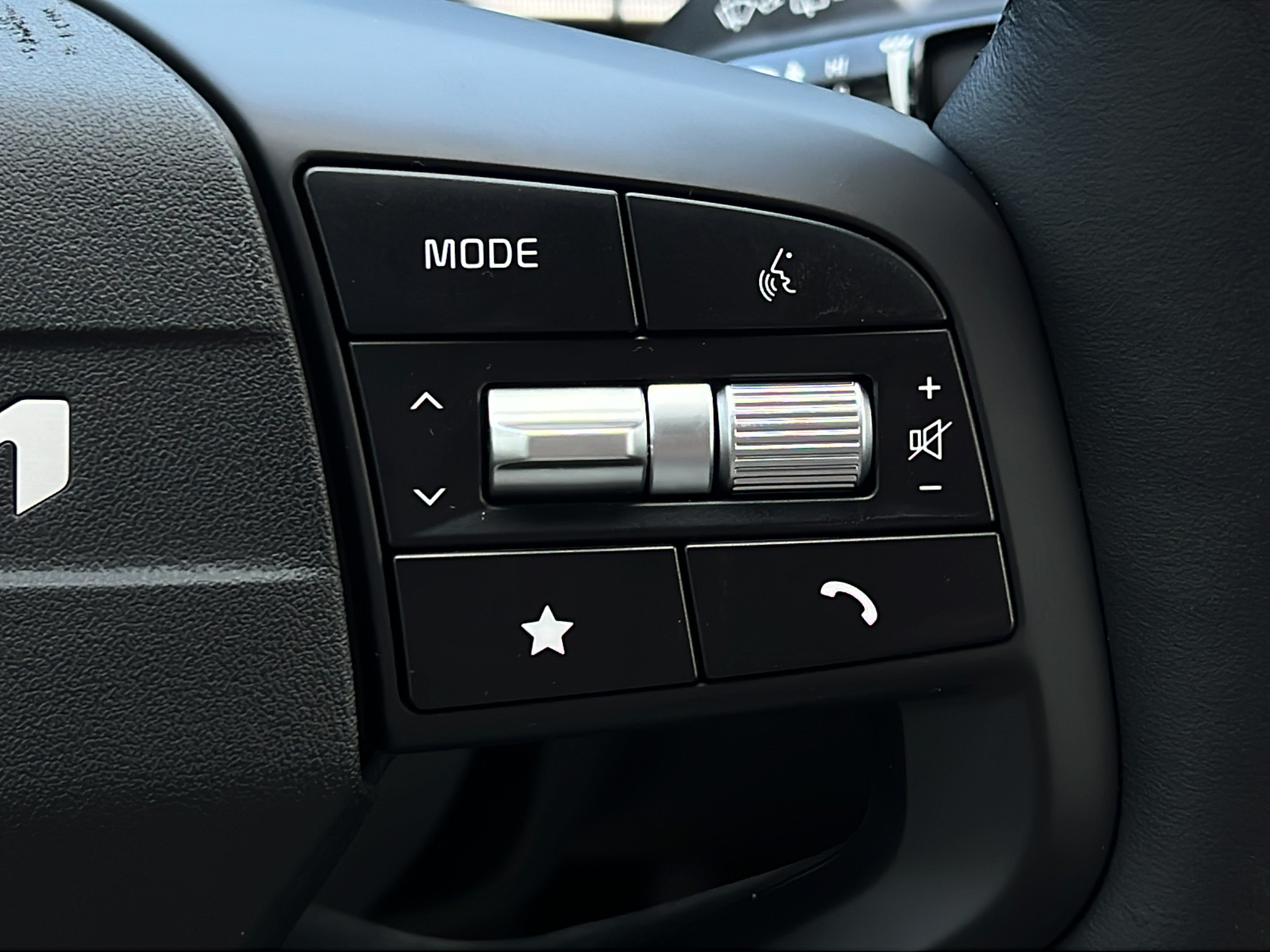New 2026 Kia Sportage SX FWD image 21
