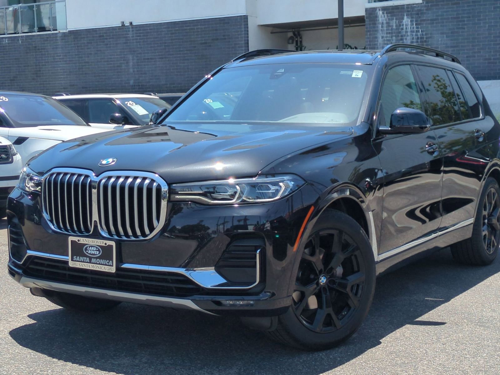 Used 2022 BMW X7 xDrive40i w/ Parking Assistance Package AWD/4WD image 1
