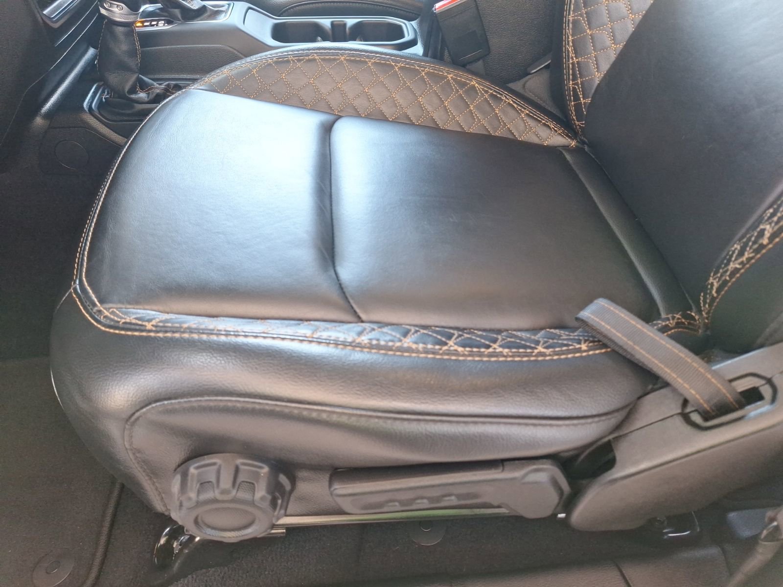 Used 2023 Jeep Gladiator Overland image 16