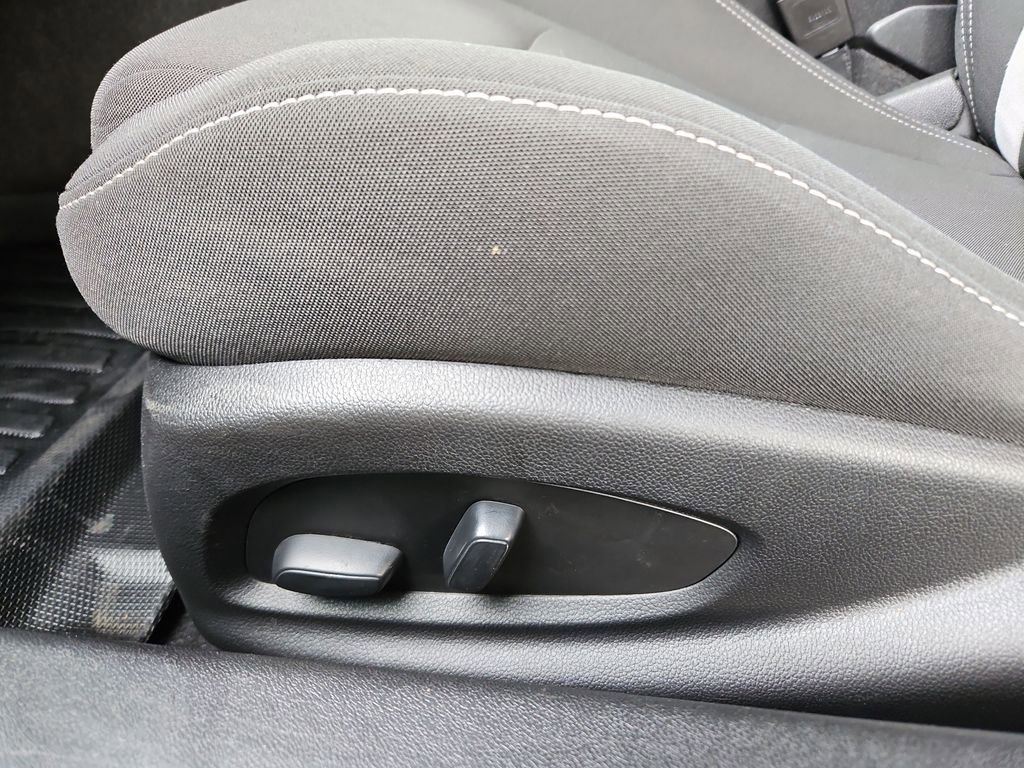 Used 2021 Chevrolet Camaro LT image 21