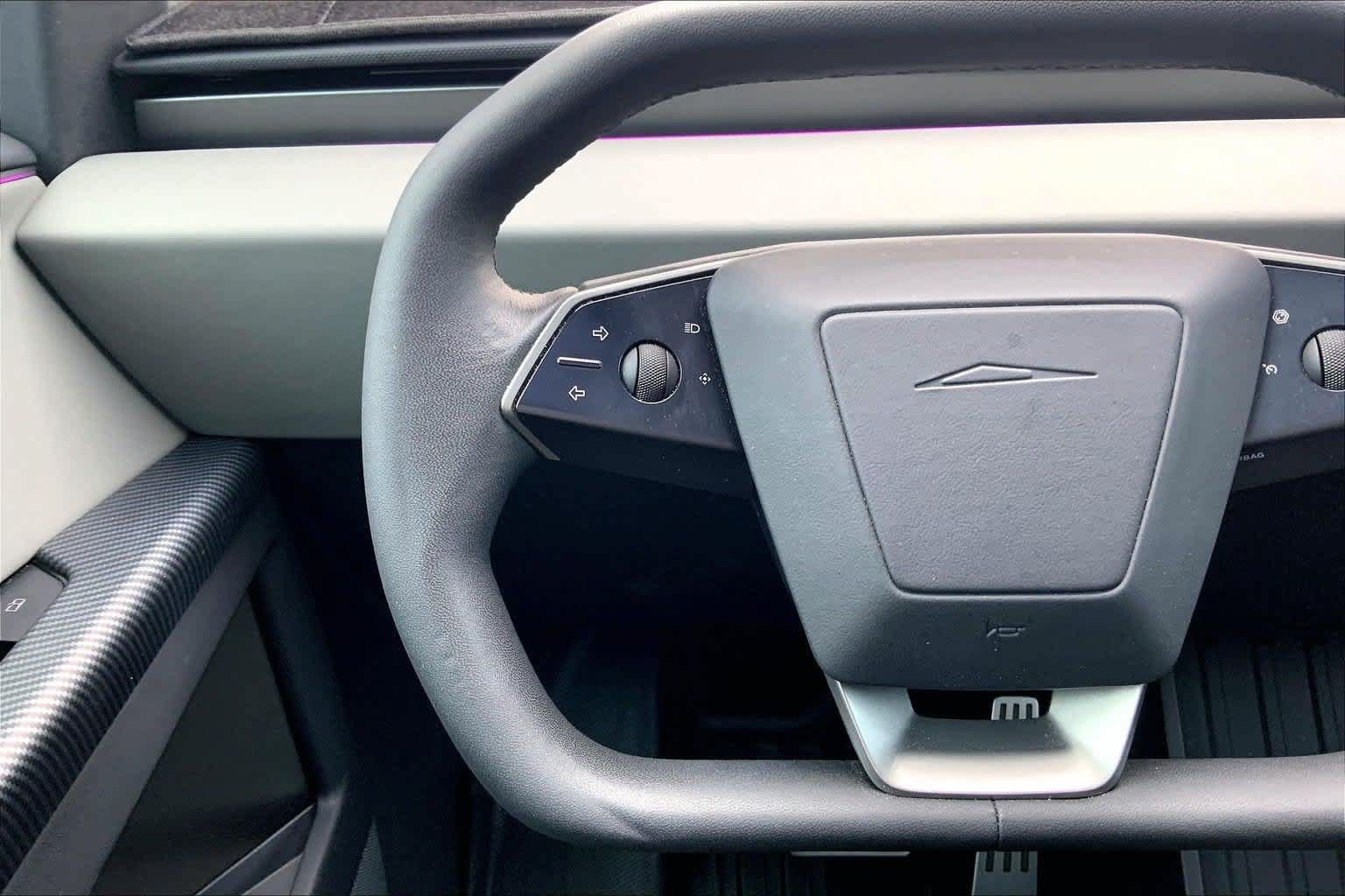Used 2024 Tesla Cybertruck AWD Crew Cab image 24