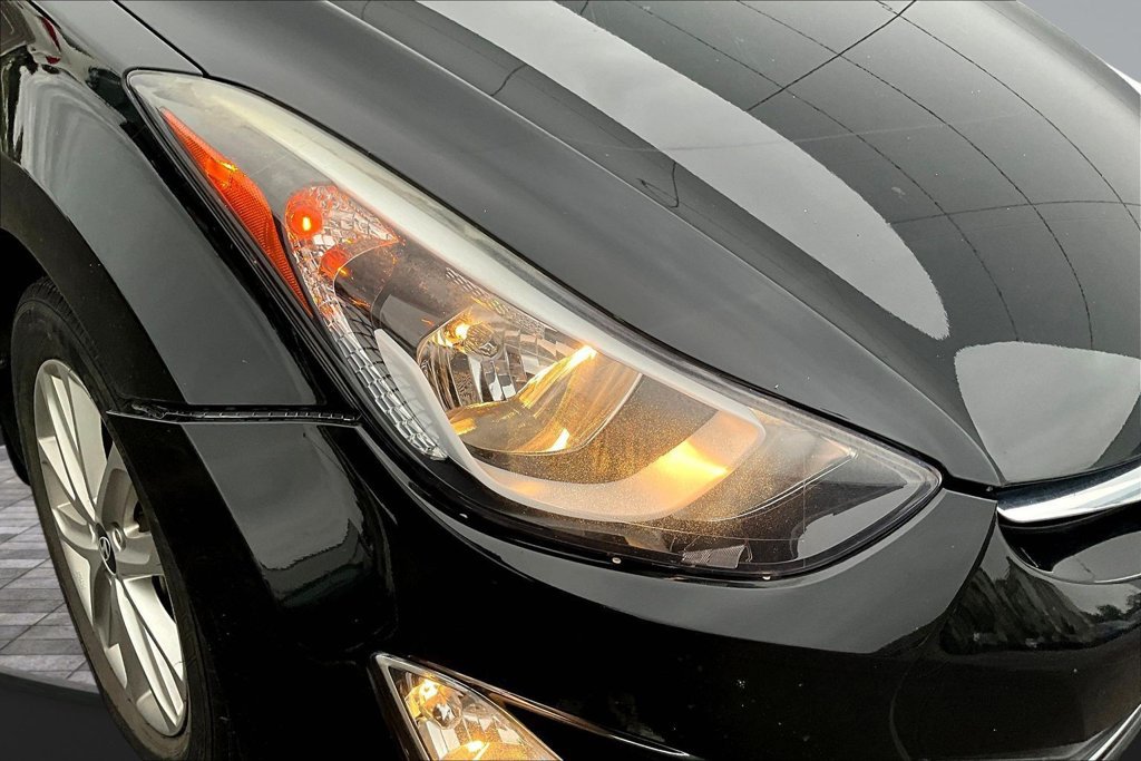 Used 2015 Hyundai Elantra SE w/ Option Group 02 FWD image 32