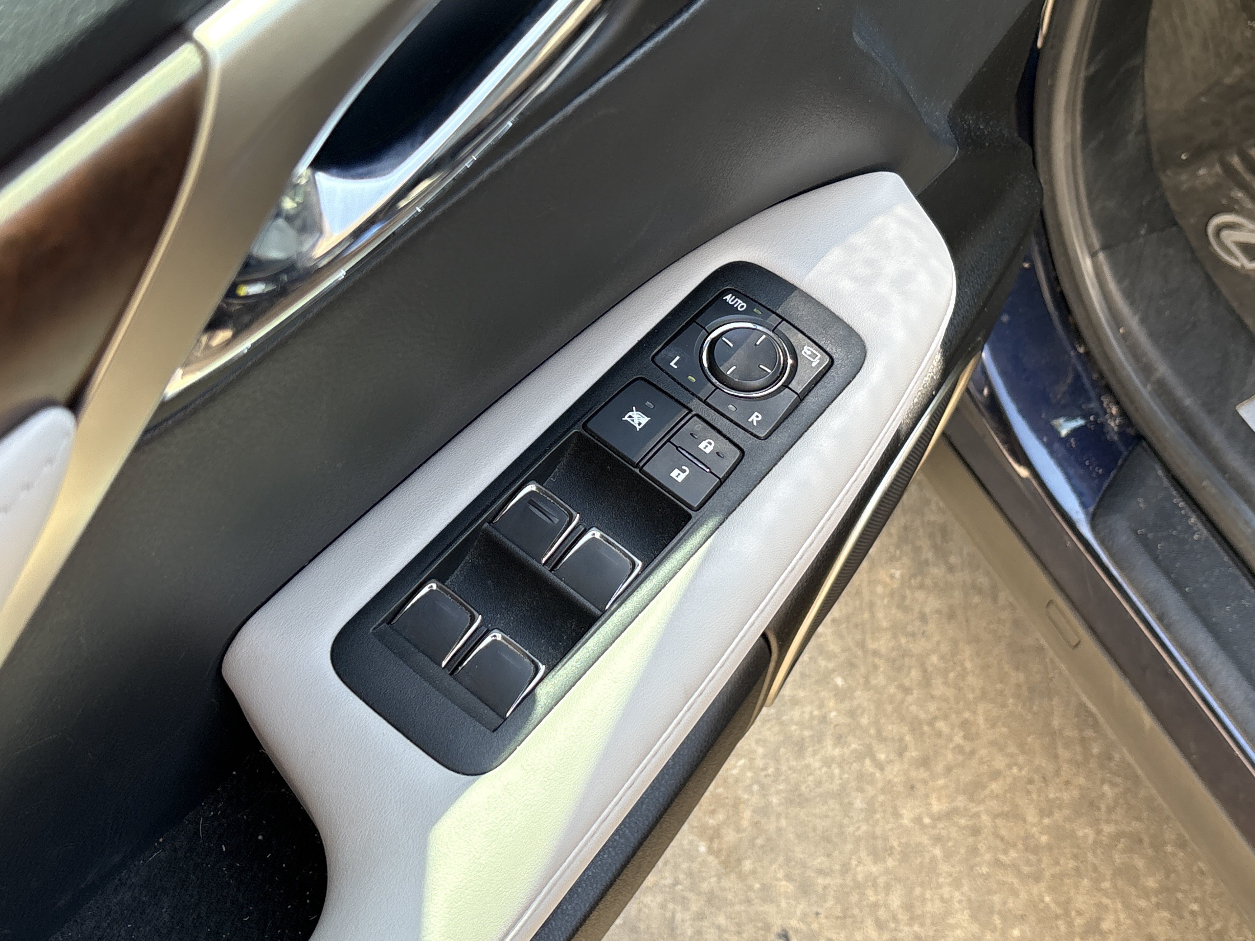Used 2022 Lexus RX 350 FWD w/ Accessory Package (P3) image 15