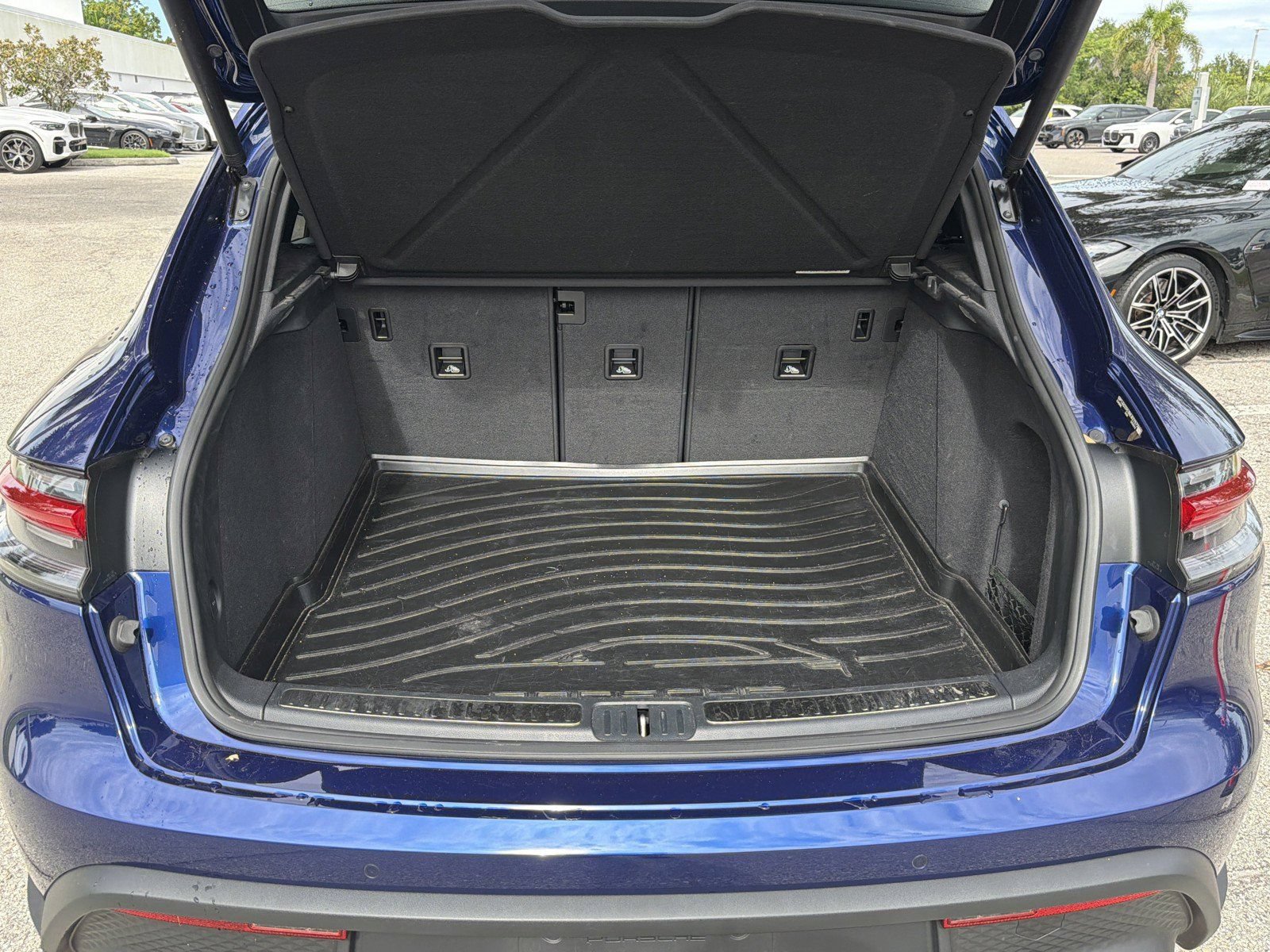 Used 2022 Porsche Macan S AWD/4WD image 12