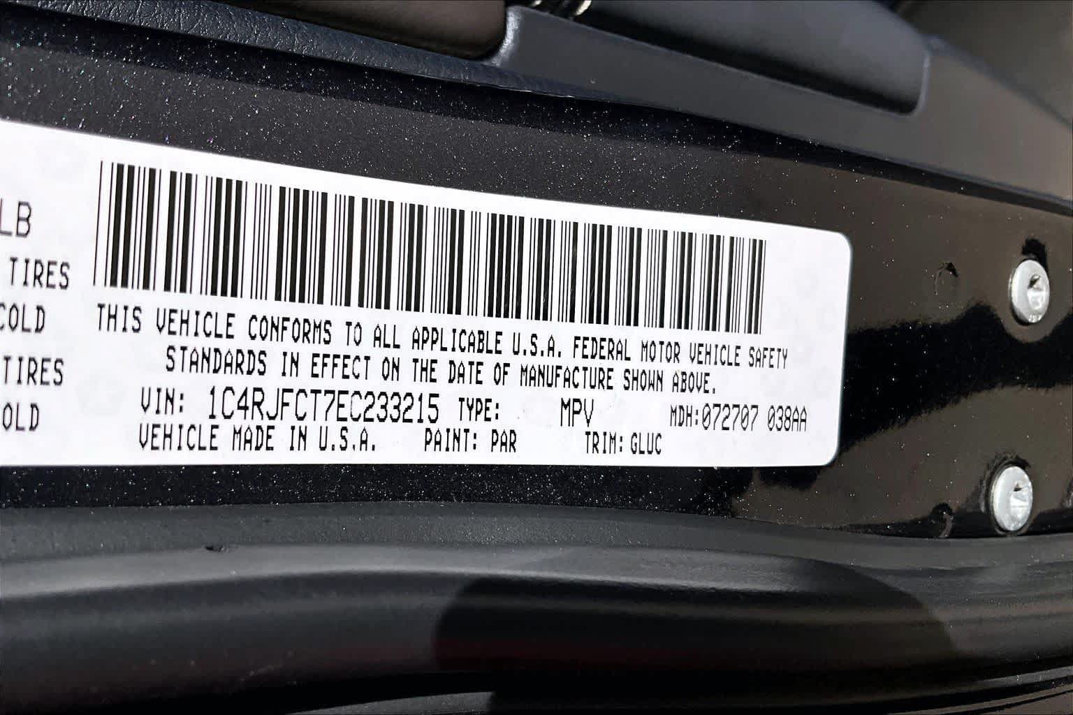 Used 2014 Jeep Grand Cherokee Overland w/ Advanced Technology Group AWD/4WD image 35