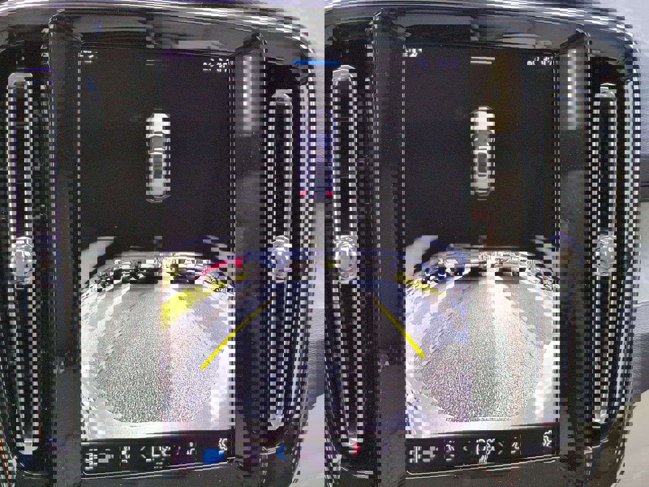 New 2025 Volvo XC40 B5 Plus w/ Protection Package Premier image 19