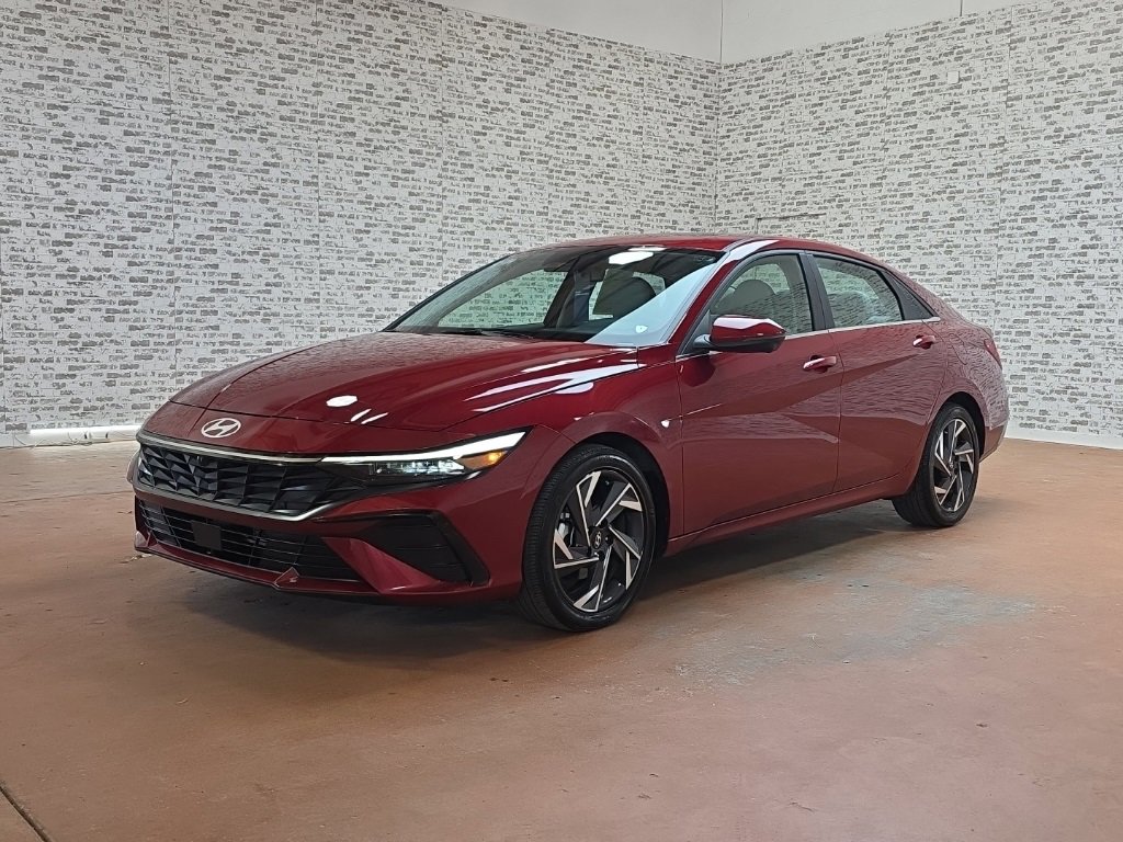 Used 2024 Hyundai Elantra Limited image 3