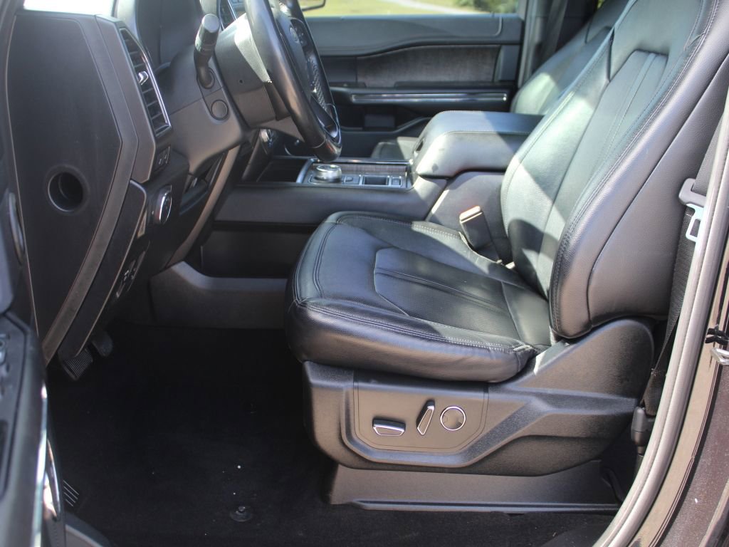 Used 2019 Ford Expedition Limited image 3
