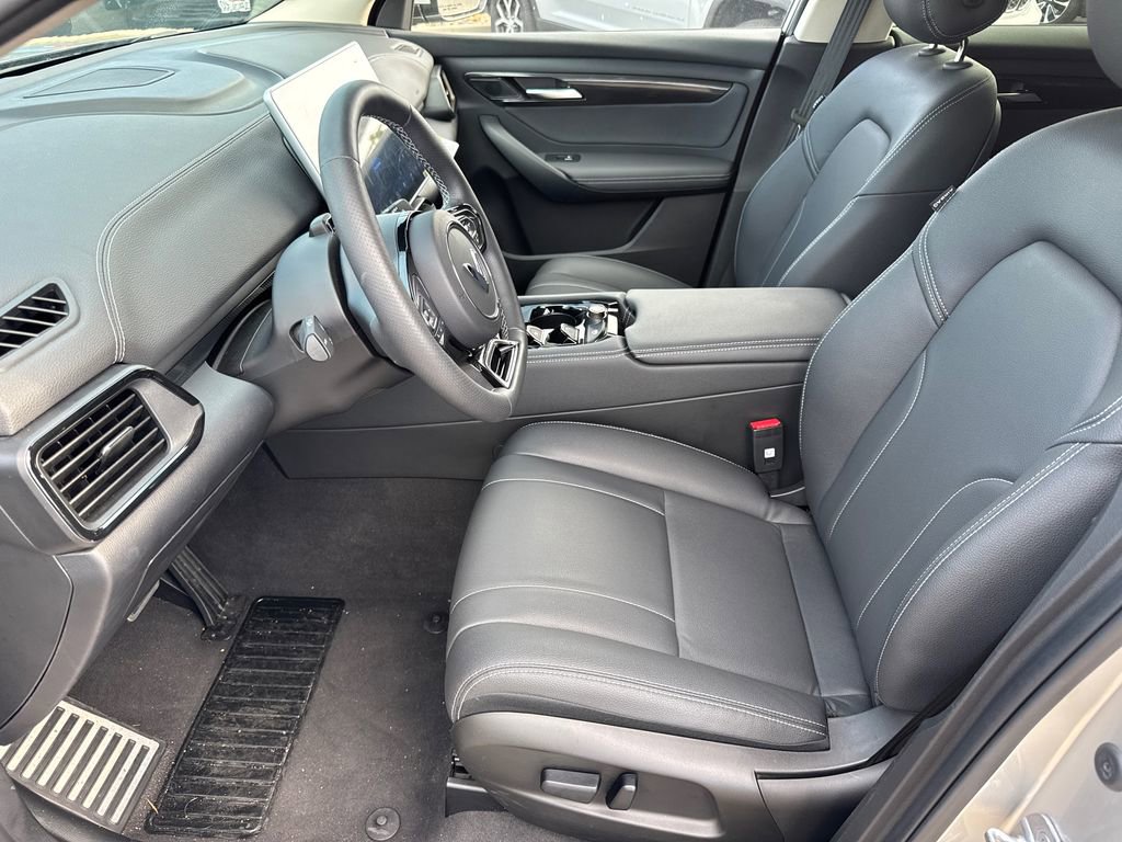 New 2025 VinFast VF 8 Eco AWD/4WD image 25