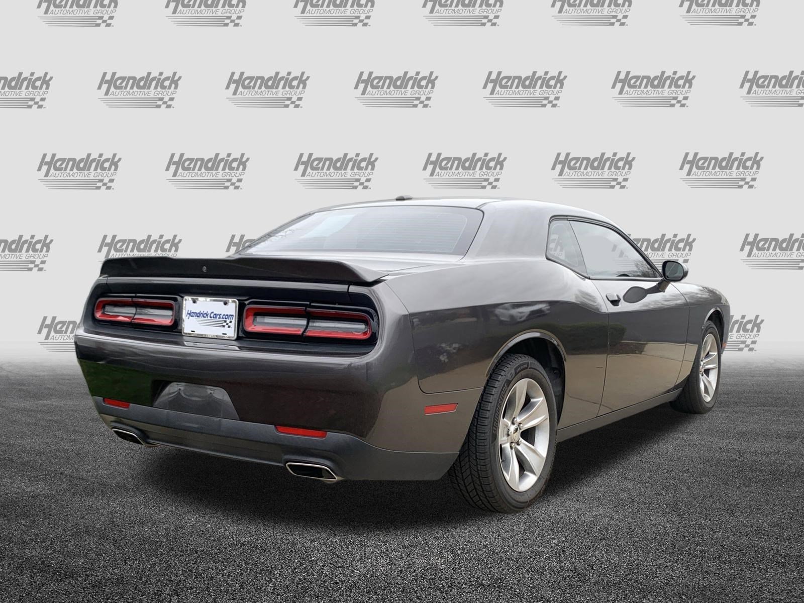 Used 2018 Dodge Challenger SXT image 10