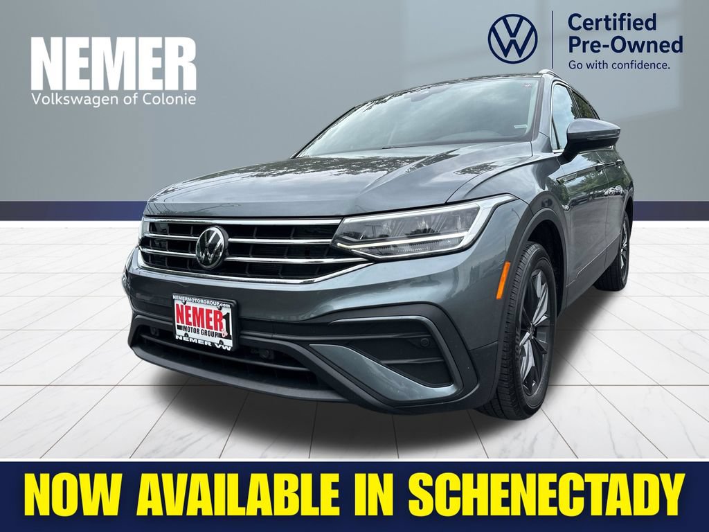 Certified 2024 Volkswagen Tiguan SE AWD/4WD image 1