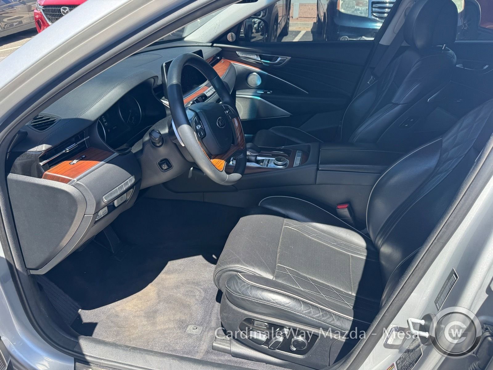 Used 2020 Kia K900 Luxury AWD/4WD image 9