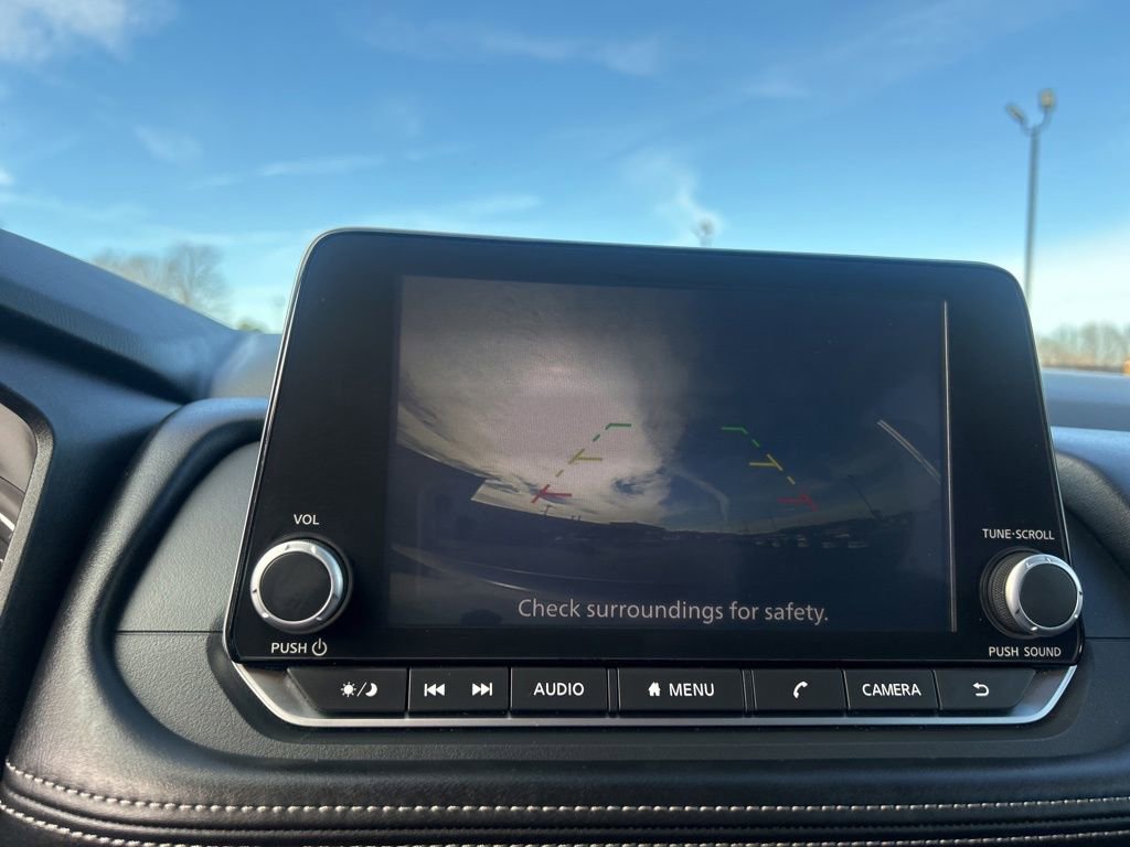 Used 2025 Nissan Rogue SV image 21