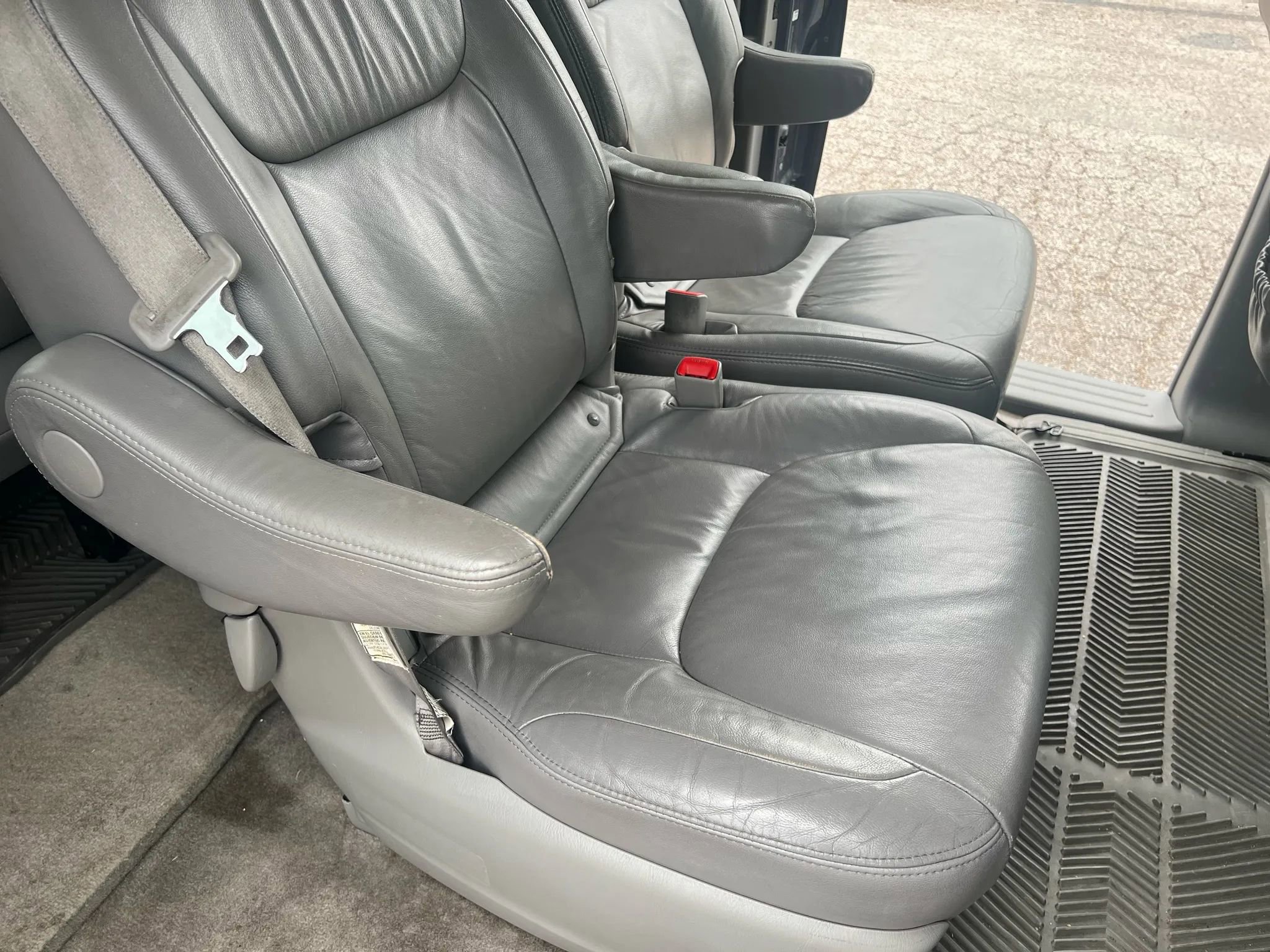 Used 2008 Toyota Sienna XLE Limited image 23