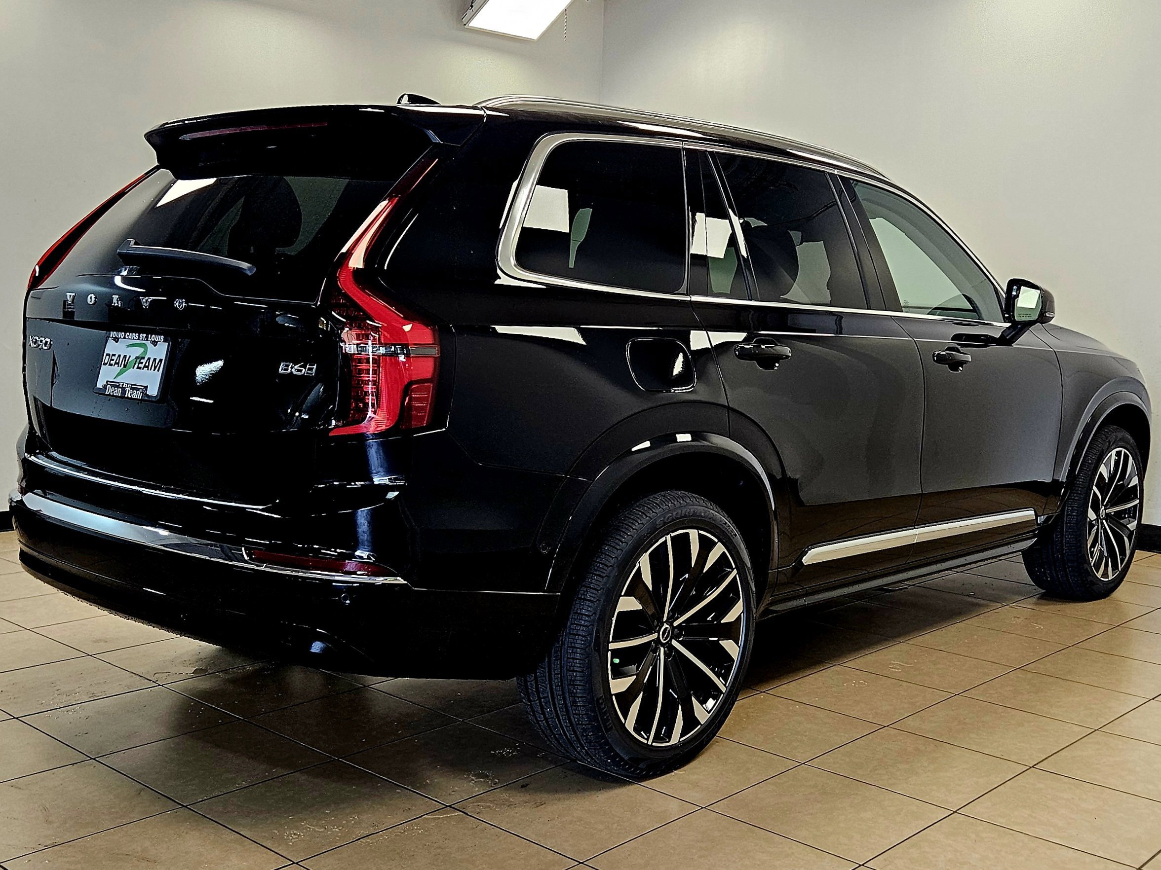 New 2026 Volvo XC90 B6 Plus w/ Protection Package Premier image 5