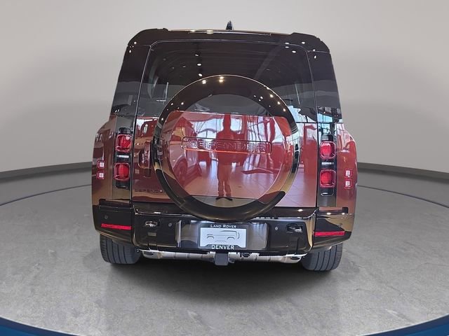 New 2025 Land Rover Defender 130 X-Dynamic SE image 6