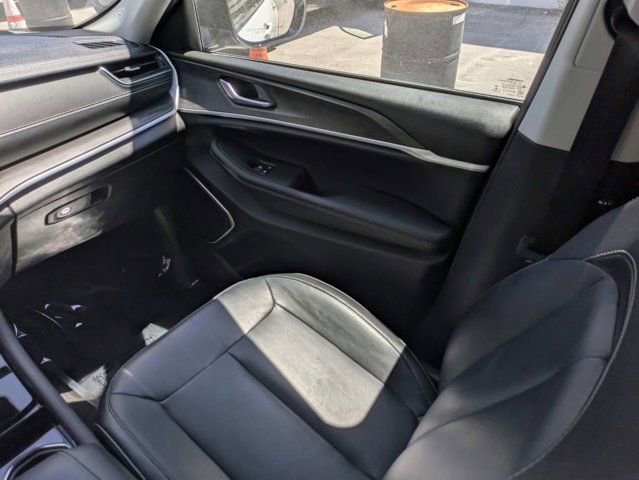 Used 2021 Jeep Grand Cherokee L Limited AWD/4WD image 19