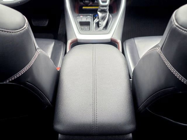 Used 2019 Toyota RAV4 Limited image 19