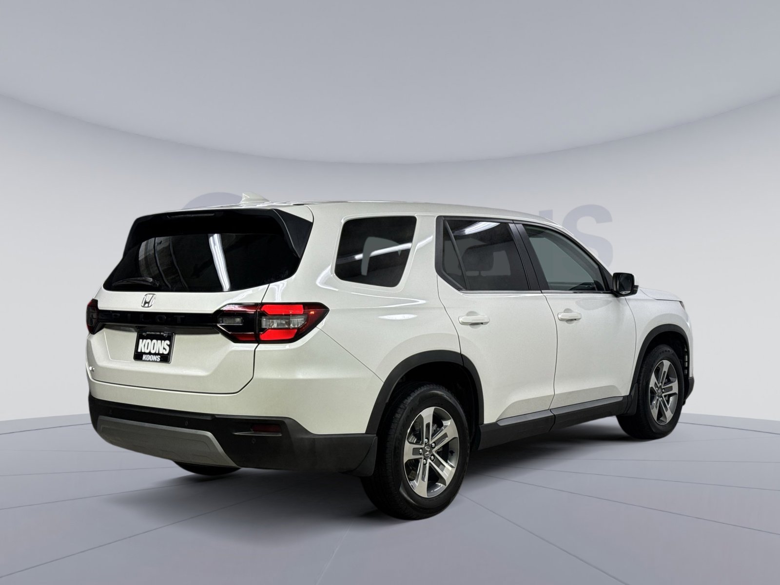 Used 2025 Honda Pilot EX-L image 12