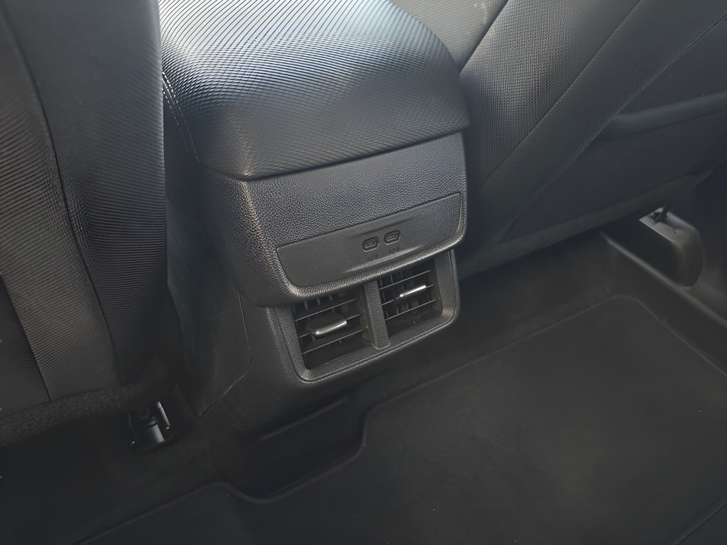 Used 2026 Chevrolet Equinox LT FWD image 10