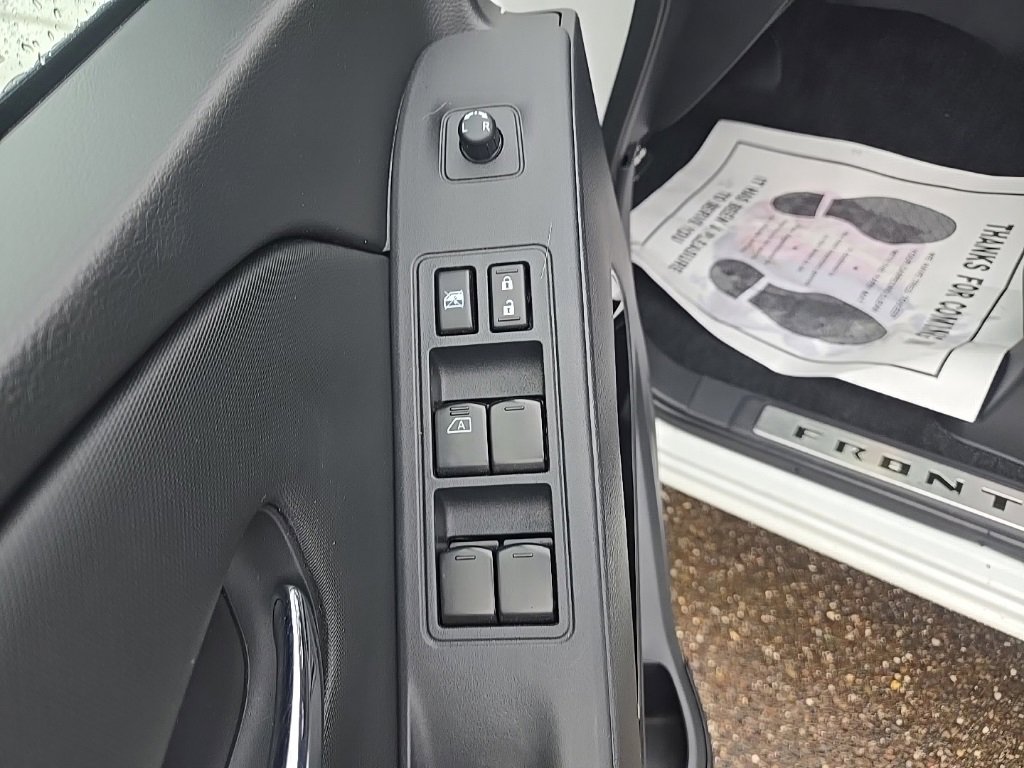 Used 2023 Nissan Frontier SV w/ Midnight Edition Package image 11