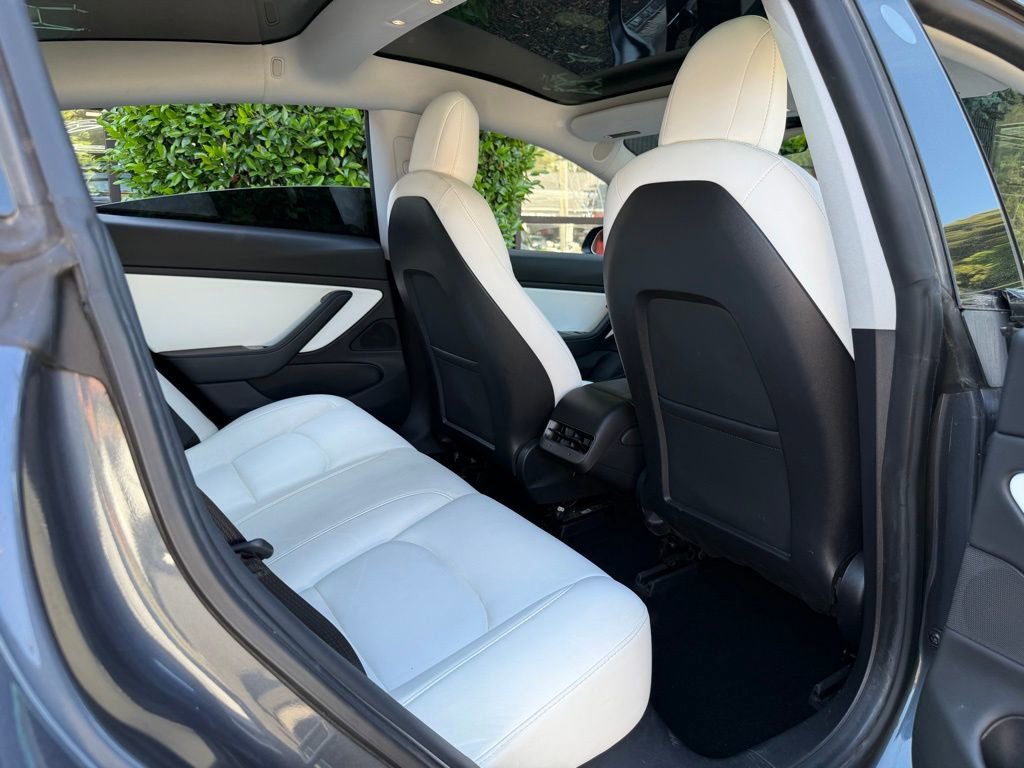 Used 2020 Tesla Model 3 Long Range AWD/4WD image 38