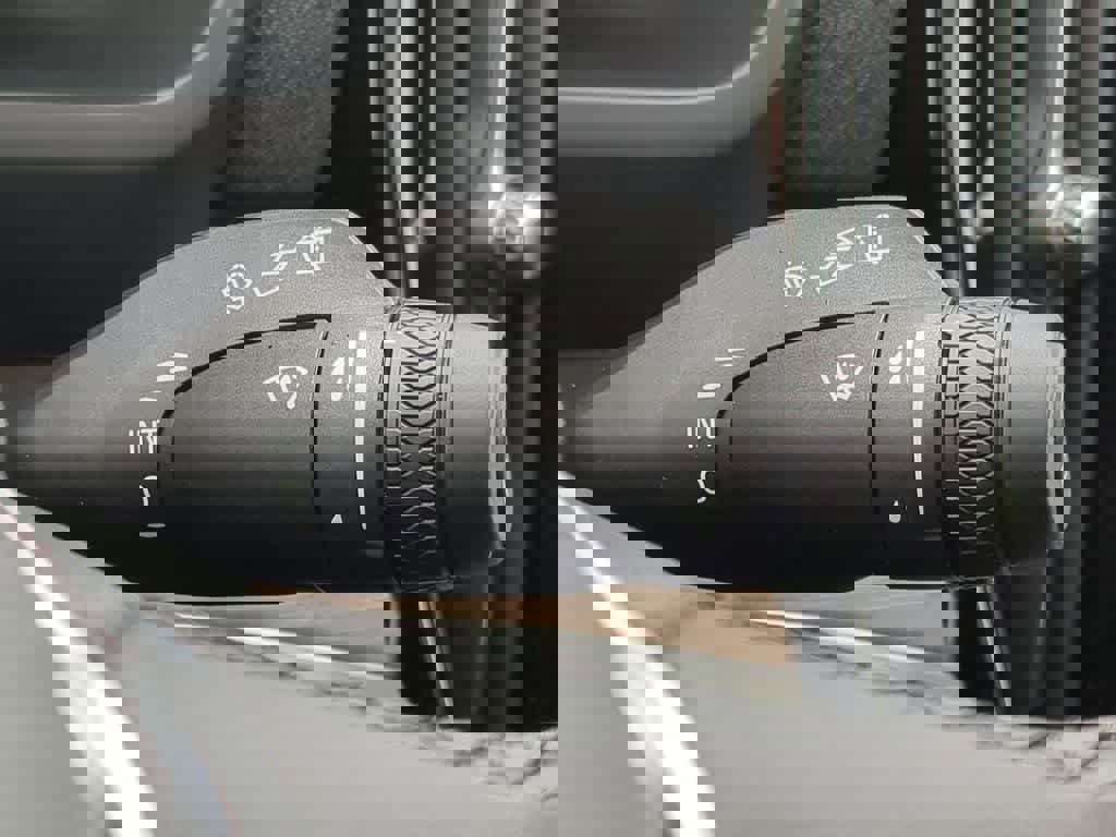 New 2025 Volvo XC90 B5 Plus w/ Protection Package Premier image 26