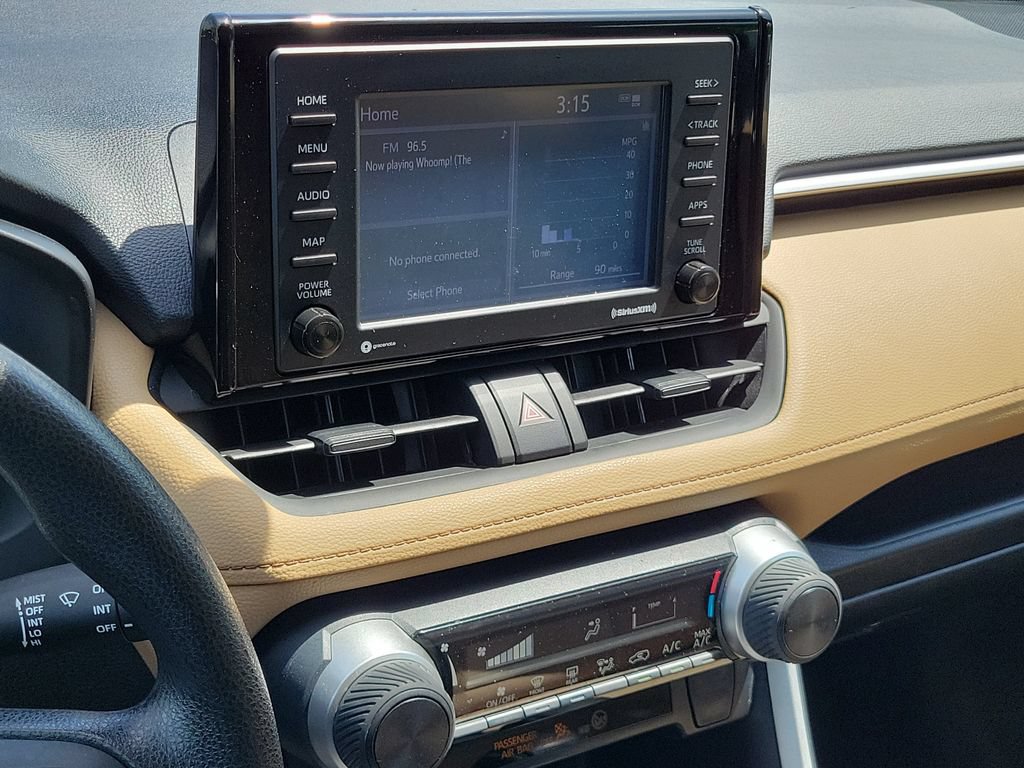 Used 2022 Toyota RAV4 LE FWD image 30