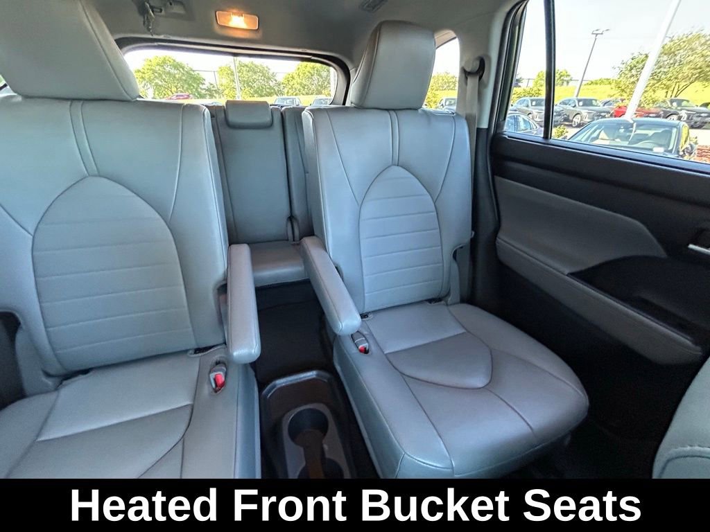 Used 2023 Toyota Highlander XLE FWD image 14