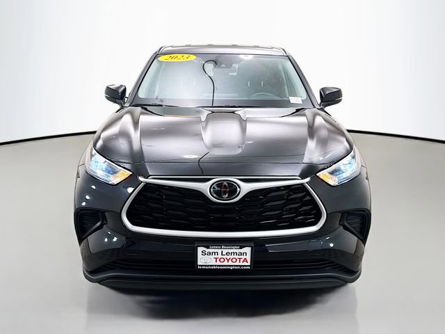 Used 2023 Toyota Highlander L image 2