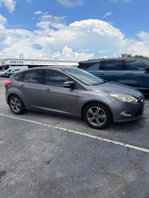 Used 2014 Ford Focus SE w/ SE Sport Package FWD image 4