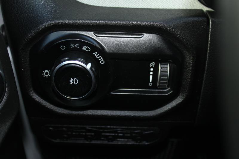 Used 2025 Jeep Wrangler Unlimited Sport image 22